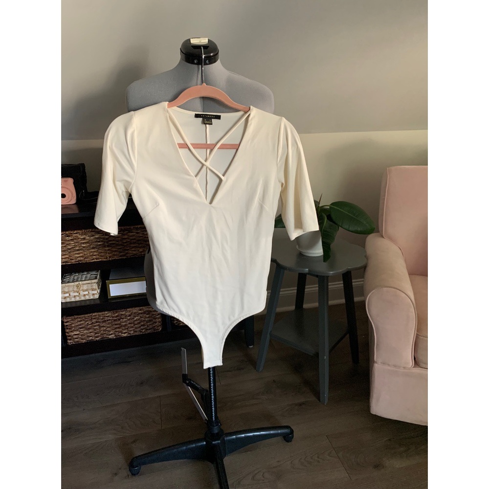 Cream/White crisscross neckline bodysuit